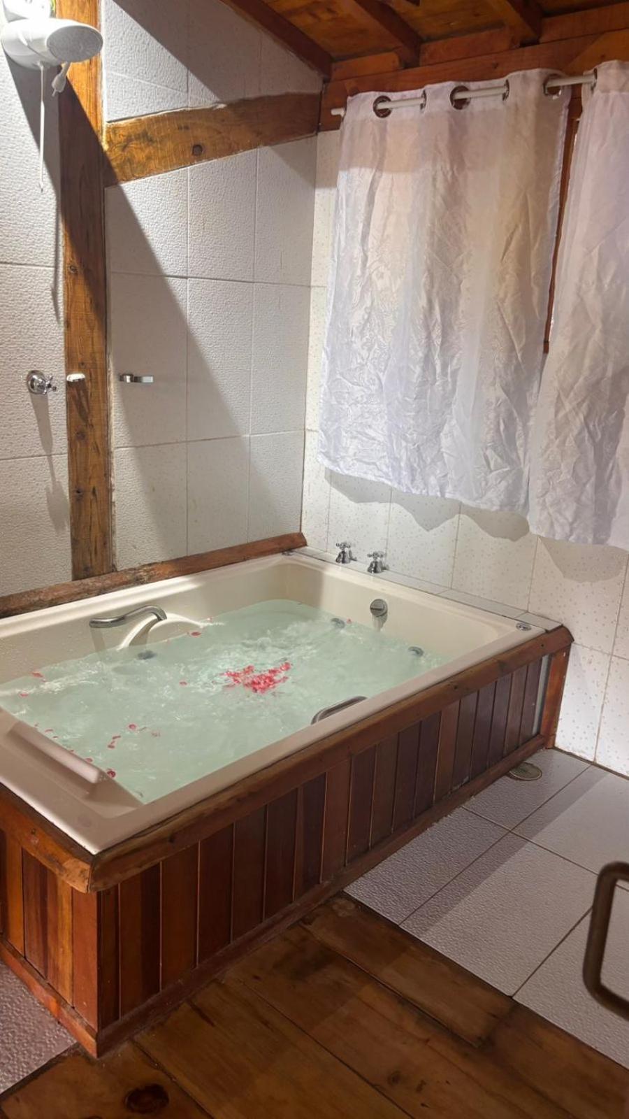 Rustica Aconchego - Com Banheira De Hidromassagem